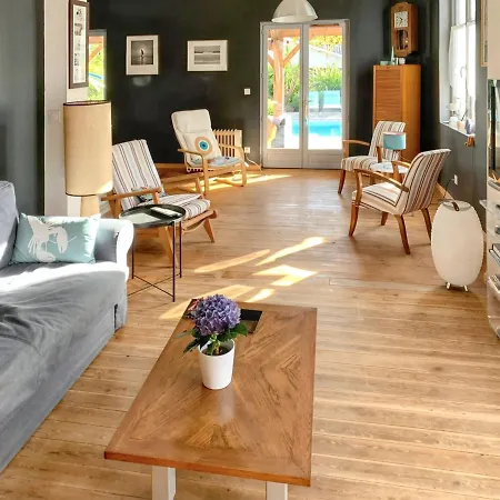 Villa De 3 A Sur A 600 M De La Avec Piscine Privee Et Jardin Clos *