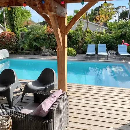 Villa De 3 A Sur A 600 M De La Avec Piscine Privee Et Jardin Clos Soulac-sur-Mer