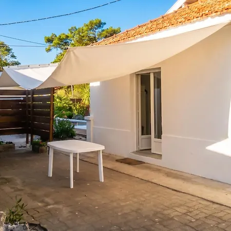 Villa Charmante A Avec Piscine Privee
