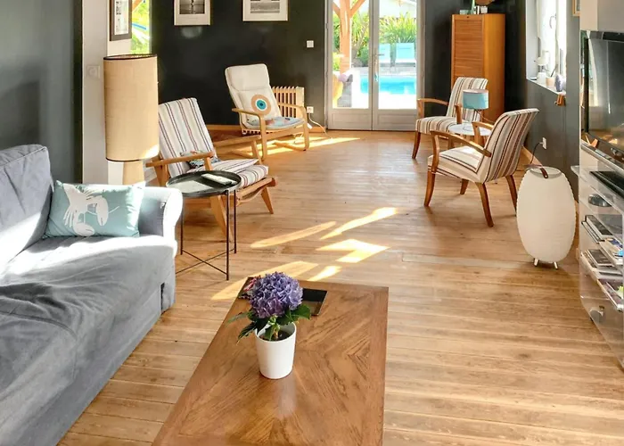 Villa Charmante A Avec Piscine Privee *